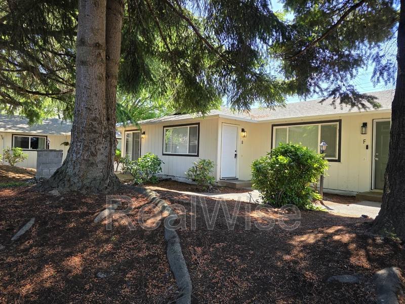 Apartment for rent at 1101 NE Minnehaha St #G, Vancouver, WA 98665