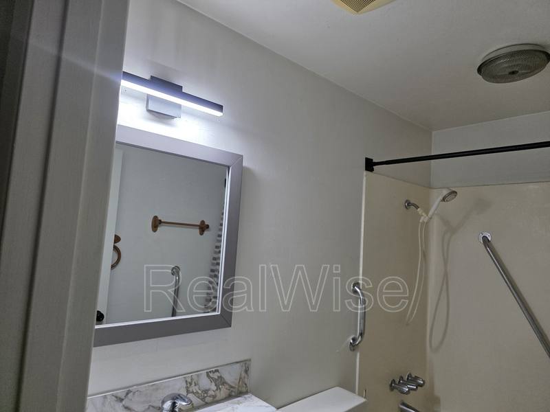 Apartment for rent at 1101 NE Minnehaha St #G, Vancouver, WA 98665