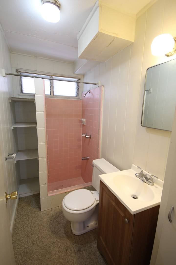 Apartment for rent at 2304 Kapiolani Blvd, Honolulu, HI 96826