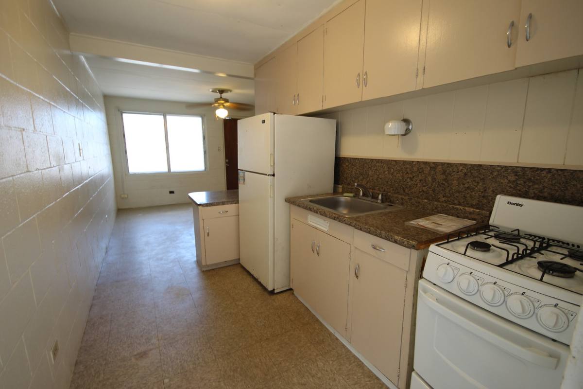Apartment for rent at 2304 Kapiolani Blvd, Honolulu, HI 96826