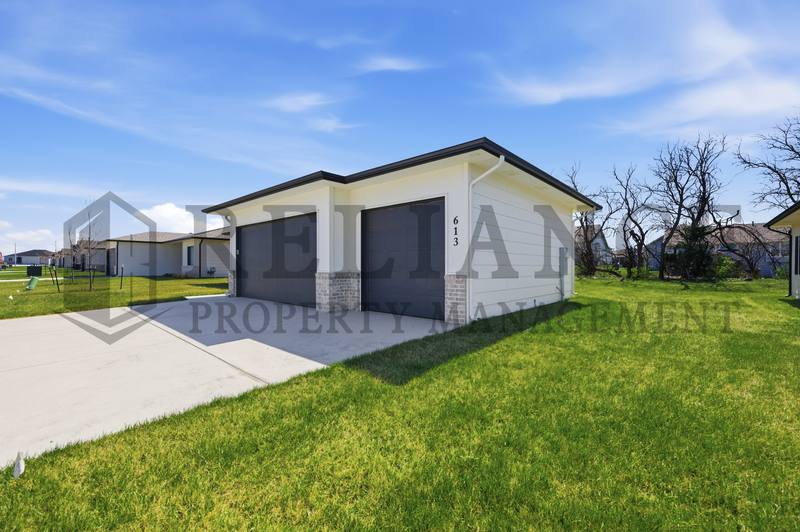 House for rent at 507 E Elmwood St, Valley Center, KS 67147