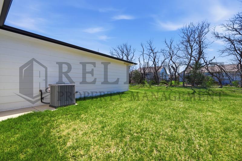 House for rent at 507 E Elmwood St, Valley Center, KS 67147