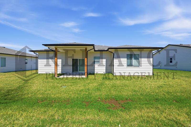 House for rent at 525 E Elmwood St, Valley Center, KS 67147