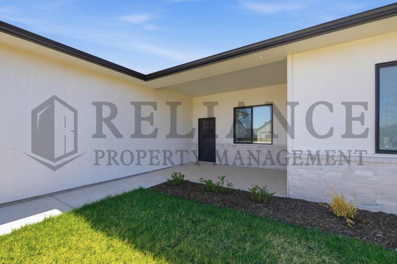 House for rent at 525 E Elmwood St, Valley Center, KS 67147