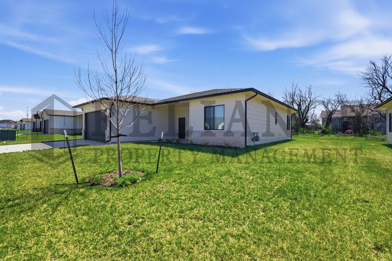 House for rent at 525 E Elmwood St, Valley Center, KS 67147