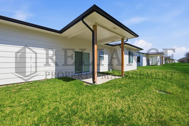 House for rent at 525 E Elmwood St, Valley Center, KS 67147