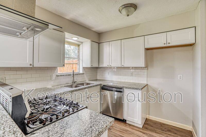 House for rent at 4419 Curly Oaks Dr, Houston, TX 77053