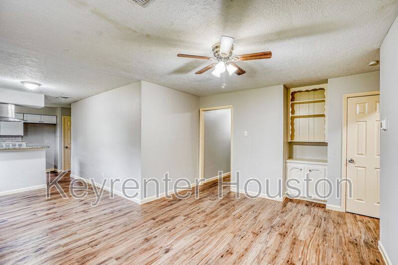 House for rent at 4419 Curly Oaks Dr, Houston, TX 77053