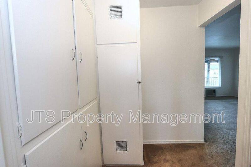 Apartment for rent at 4439 V St #5, Sacramento, CA 95817