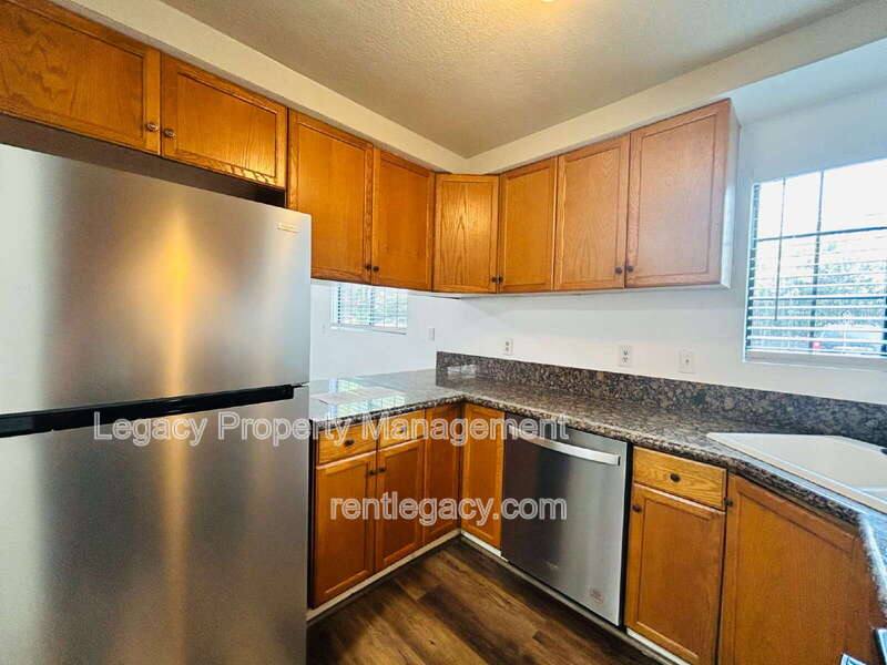 Apartment for rent at 7445 Auburn Oaks Court #K, Citrus Heights, CA 95621