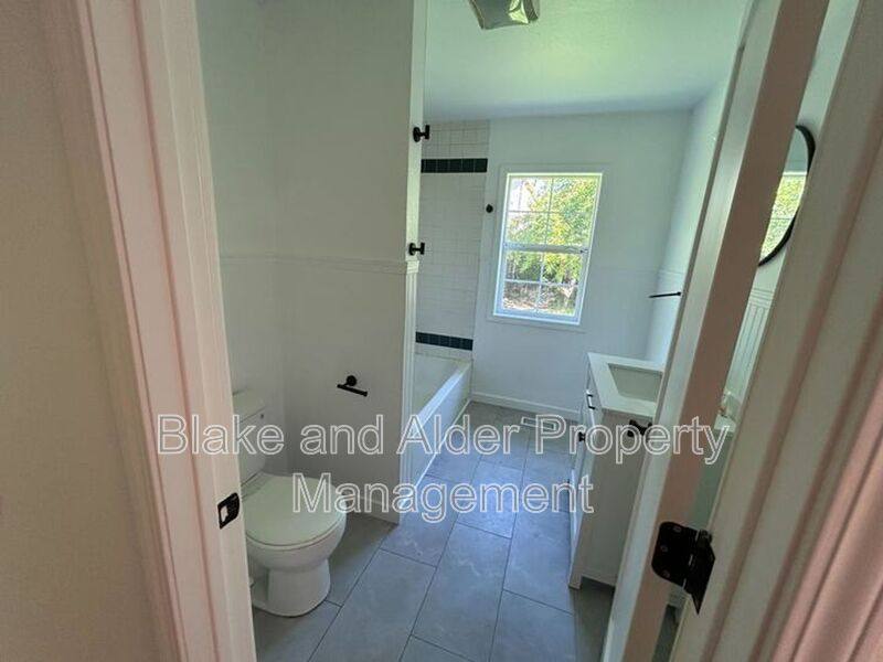 House for rent at 198 NE 157th Ave, Portland, OR 97230