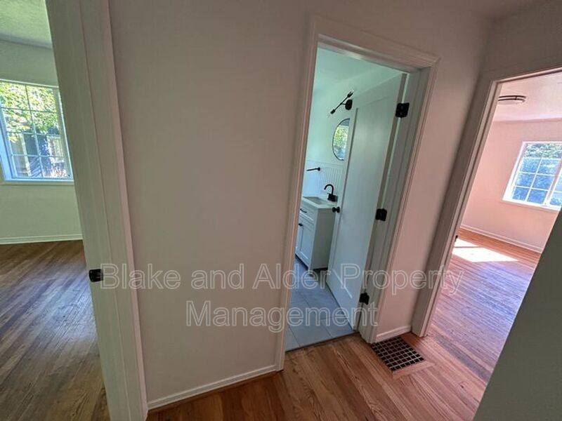 House for rent at 198 NE 157th Ave, Portland, OR 97230