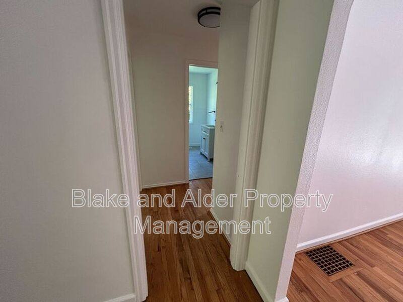 House for rent at 198 NE 157th Ave, Portland, OR 97230