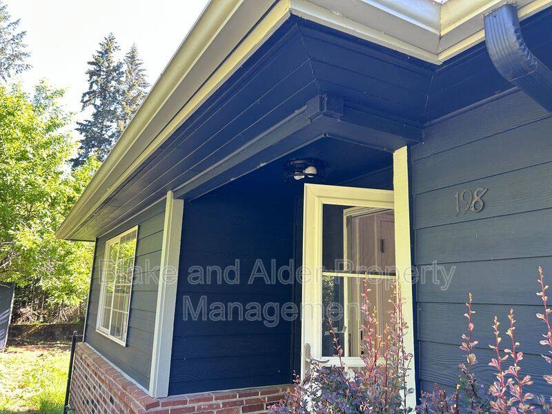 House for rent at 198 NE 157th Ave, Portland, OR 97230