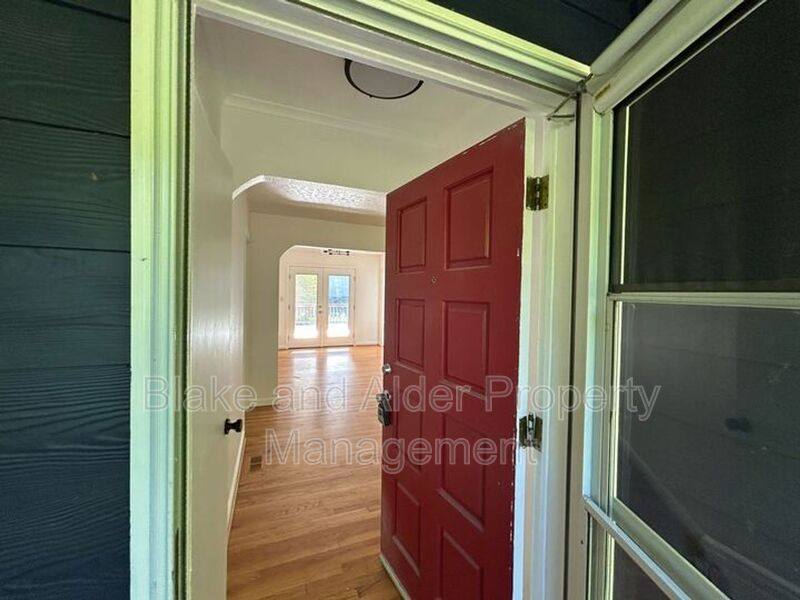 House for rent at 198 NE 157th Ave, Portland, OR 97230