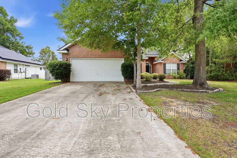 House for rent at 124 Hall St, Richmond Hill, GA 31324