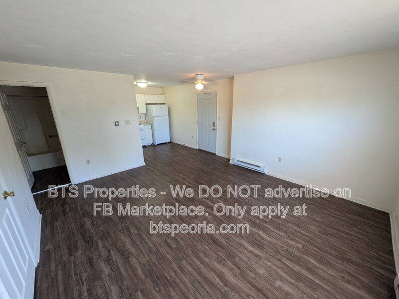 Apartment for rent at 5917 W Plank Rd #3, Peoria, IL 61604
