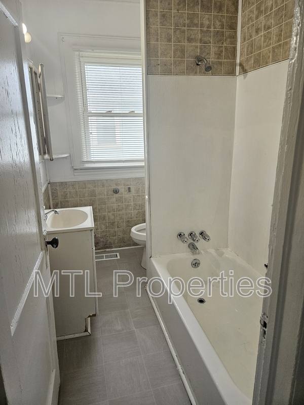 House for rent at 211 N King St, Gastonia, NC 28052