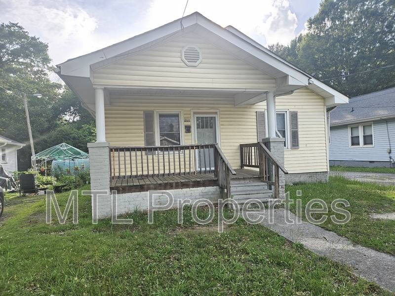 House for rent at 211 N King St, Gastonia, NC 28052