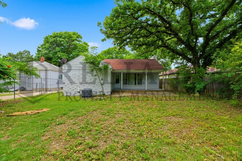 House for rent at 1458 N Old Manor Rd, Wichita, KS 67208