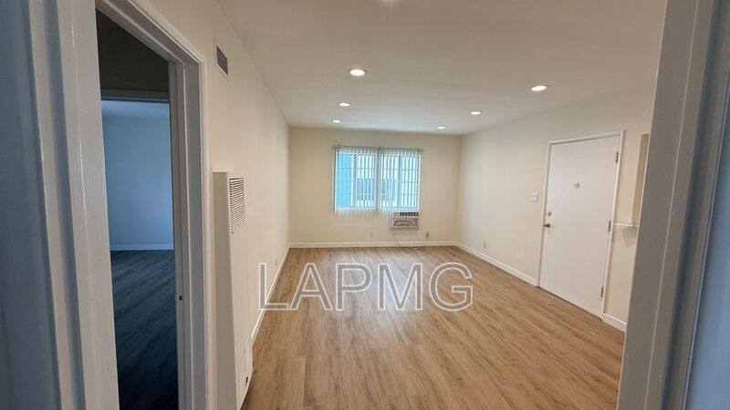 House for rent at 4433 Hazeltine Ave #4433 1 2, Sherman Oaks, CA 91423
