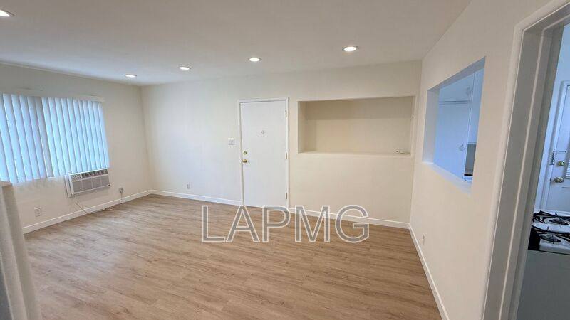 House for rent at 4433 Hazeltine Ave #4433 1 2, Sherman Oaks, CA 91423