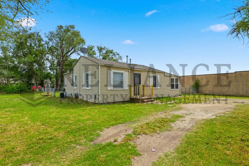 House for rent at 6021 W Newell St, Wichita, KS 67212