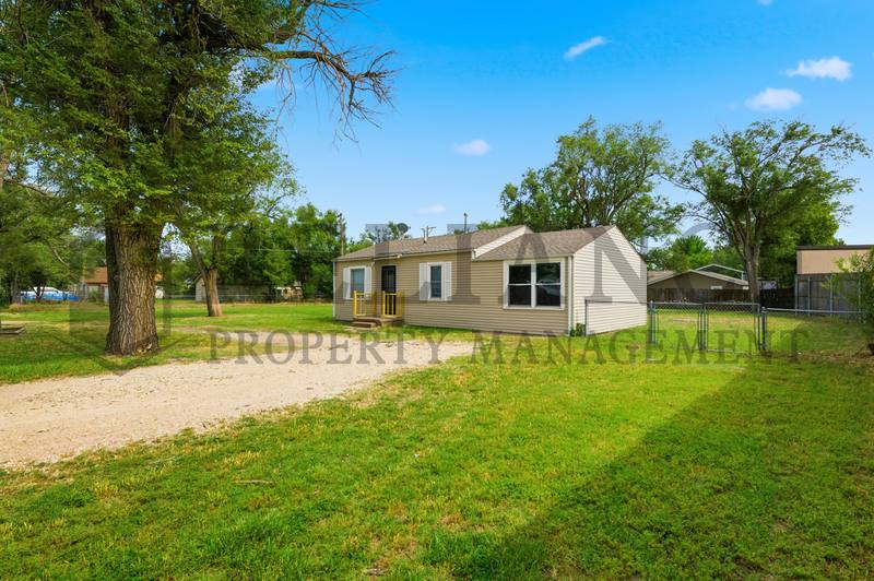 House for rent at 6021 W Newell St, Wichita, KS 67212