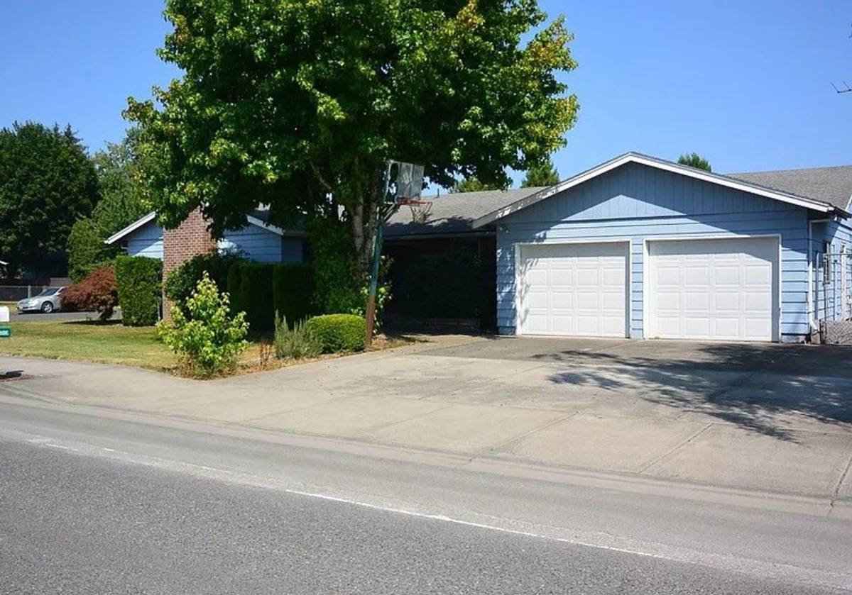 House for rent at 1105 N Parkway Ave, Battle Ground, WA 98604
