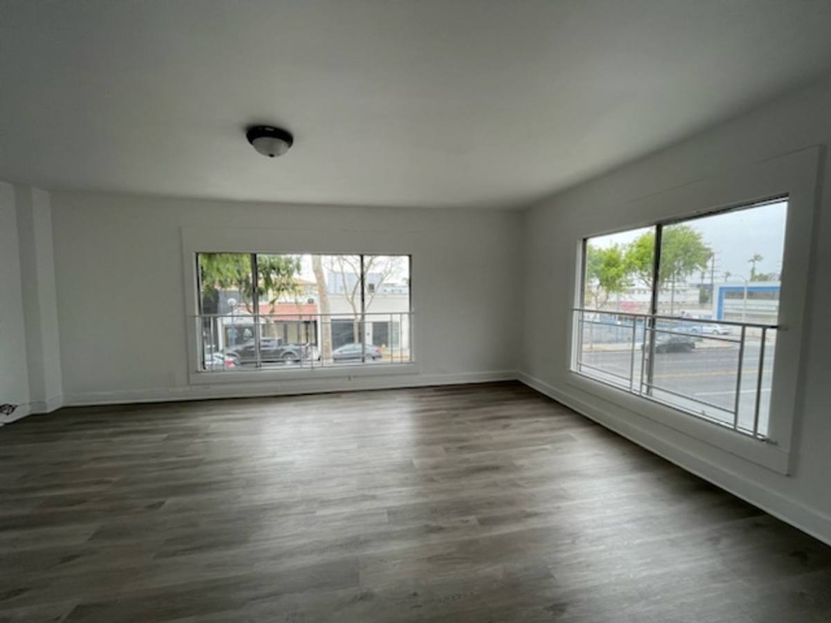Apartment for rent at 7777 Santa Monica Blvd, Los Angeles, CA 90046