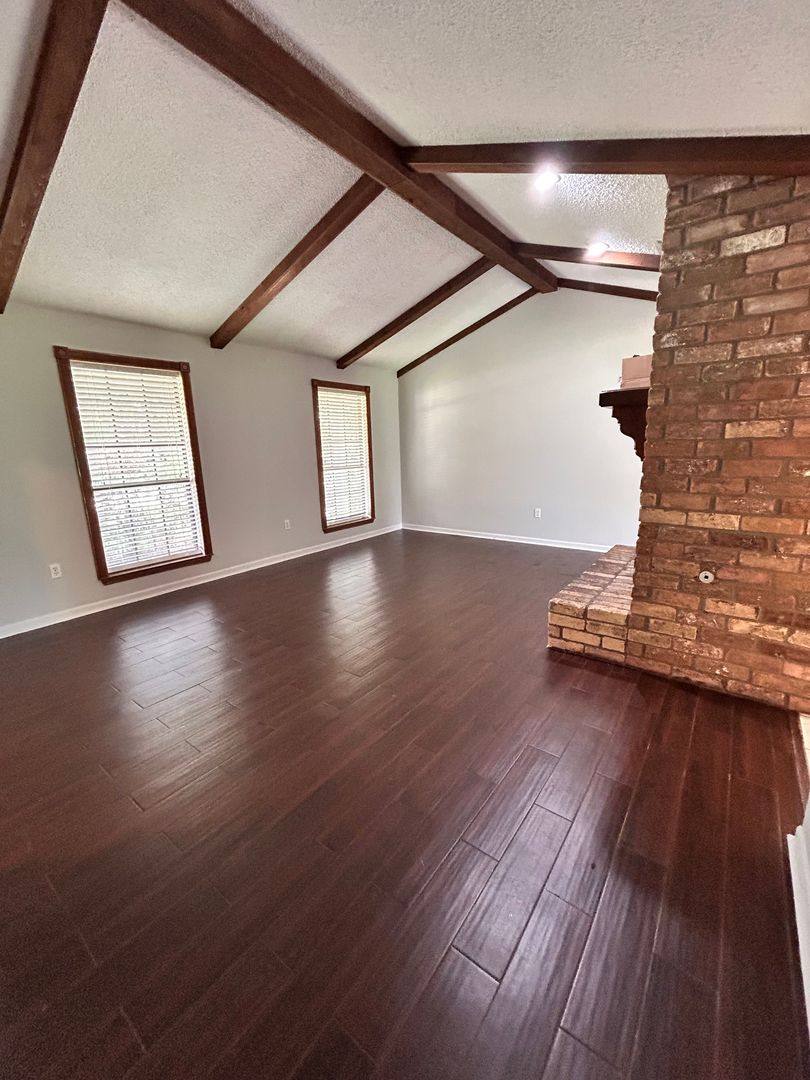 House for rent at 1138 Brookhollow Dr, Baton Rouge, LA 70810