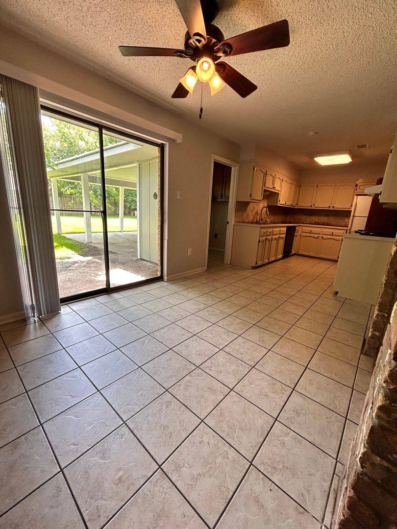 House for rent at 1138 Brookhollow Dr, Baton Rouge, LA 70810