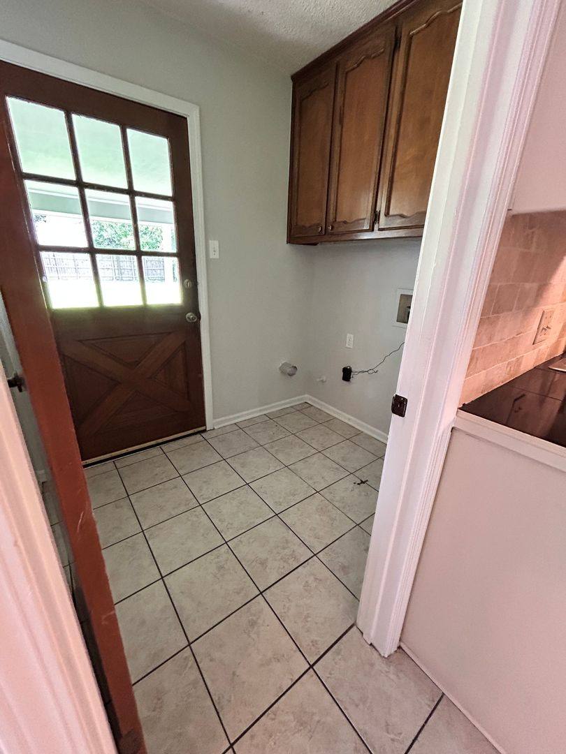 House for rent at 1138 Brookhollow Dr, Baton Rouge, LA 70810