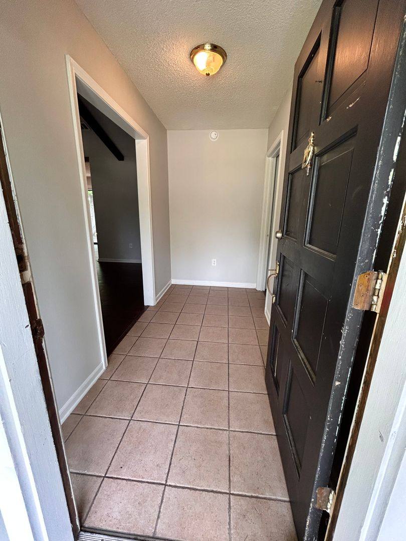 House for rent at 1138 Brookhollow Dr, Baton Rouge, LA 70810