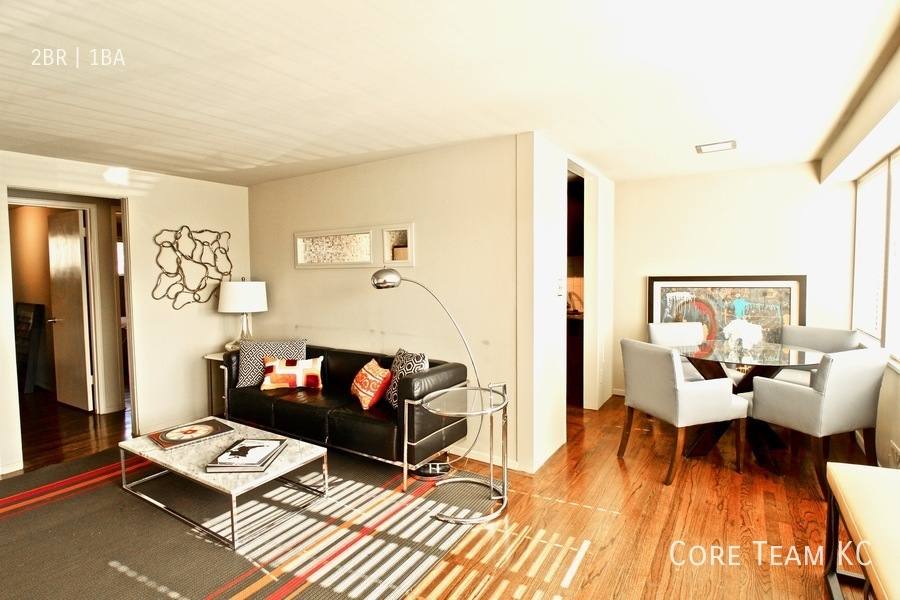 Apartment for rent at 1020 W 44th St, Kansas City, MO 64111