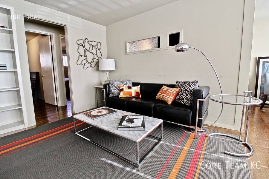 Apartment for rent at 1020 W 44th St, Kansas City, MO 64111