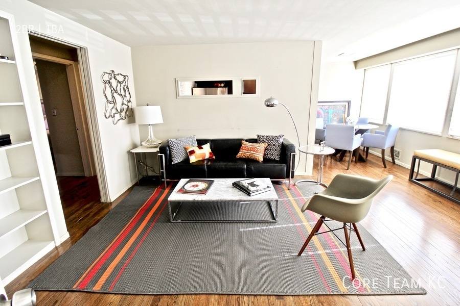 Apartment for rent at 1020 W 44th St, Kansas City, MO 64111