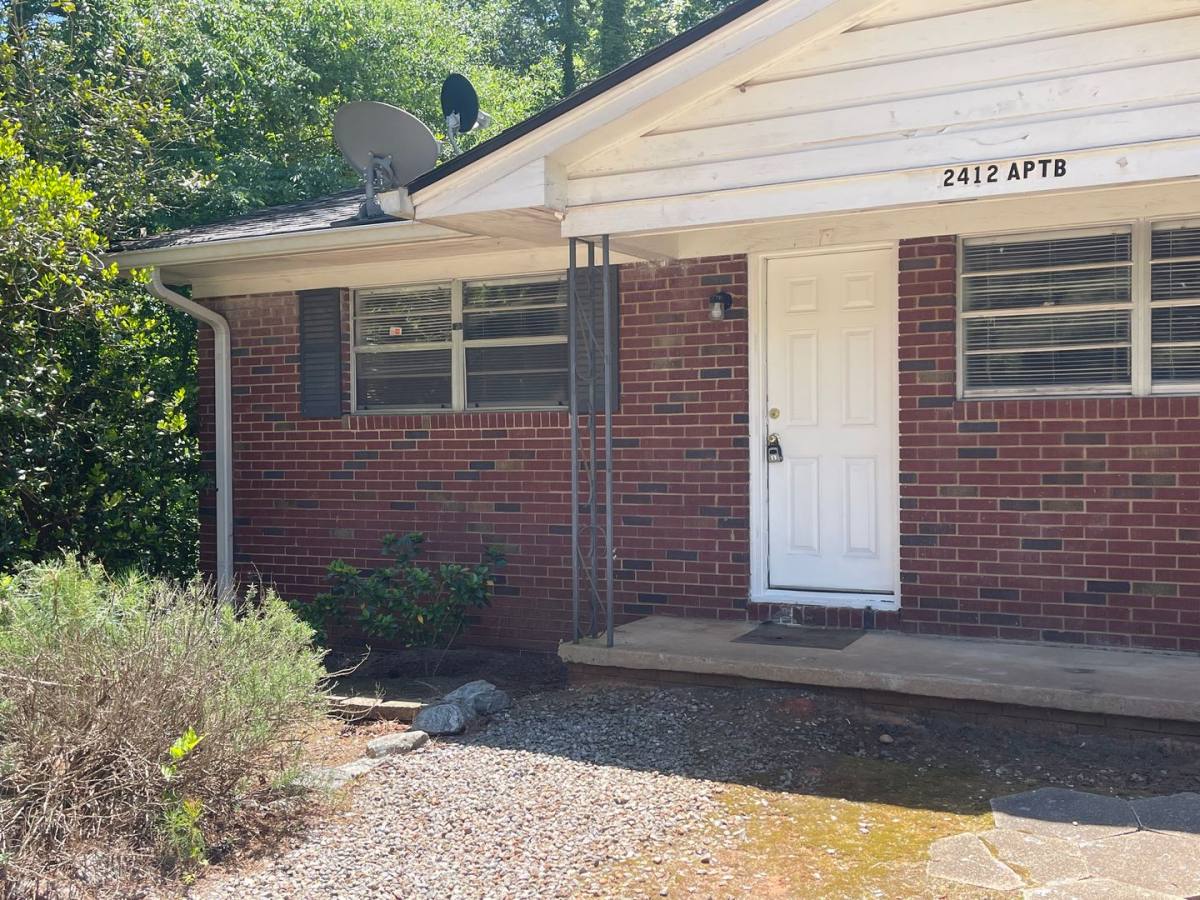 Apartment for rent at 2412-B Airport Dr, Athens, GA 30605