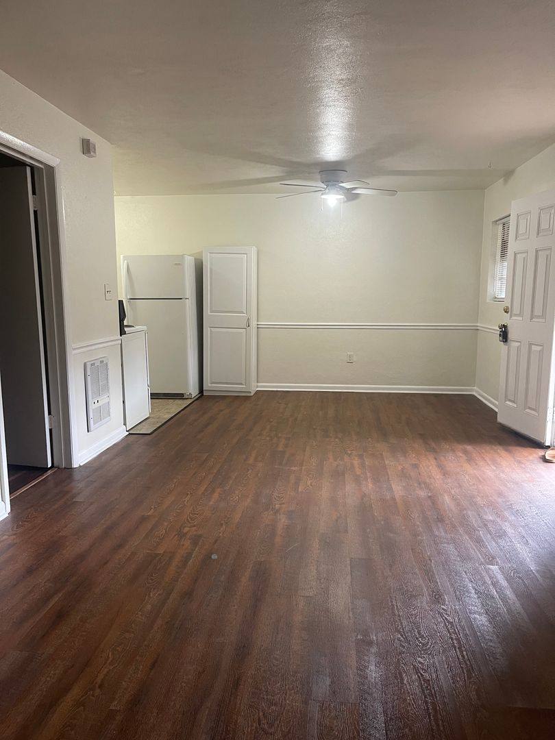 Apartment for rent at 2412-B Airport Dr, Athens, GA 30605