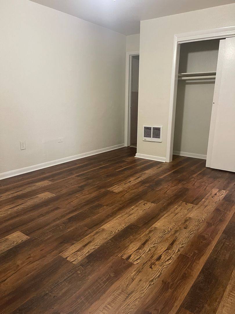 Apartment for rent at 2412-B Airport Dr, Athens, GA 30605