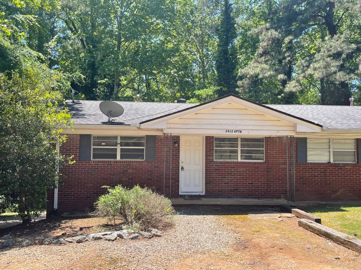 Apartment for rent at 2412-B Airport Dr, Athens, GA 30605