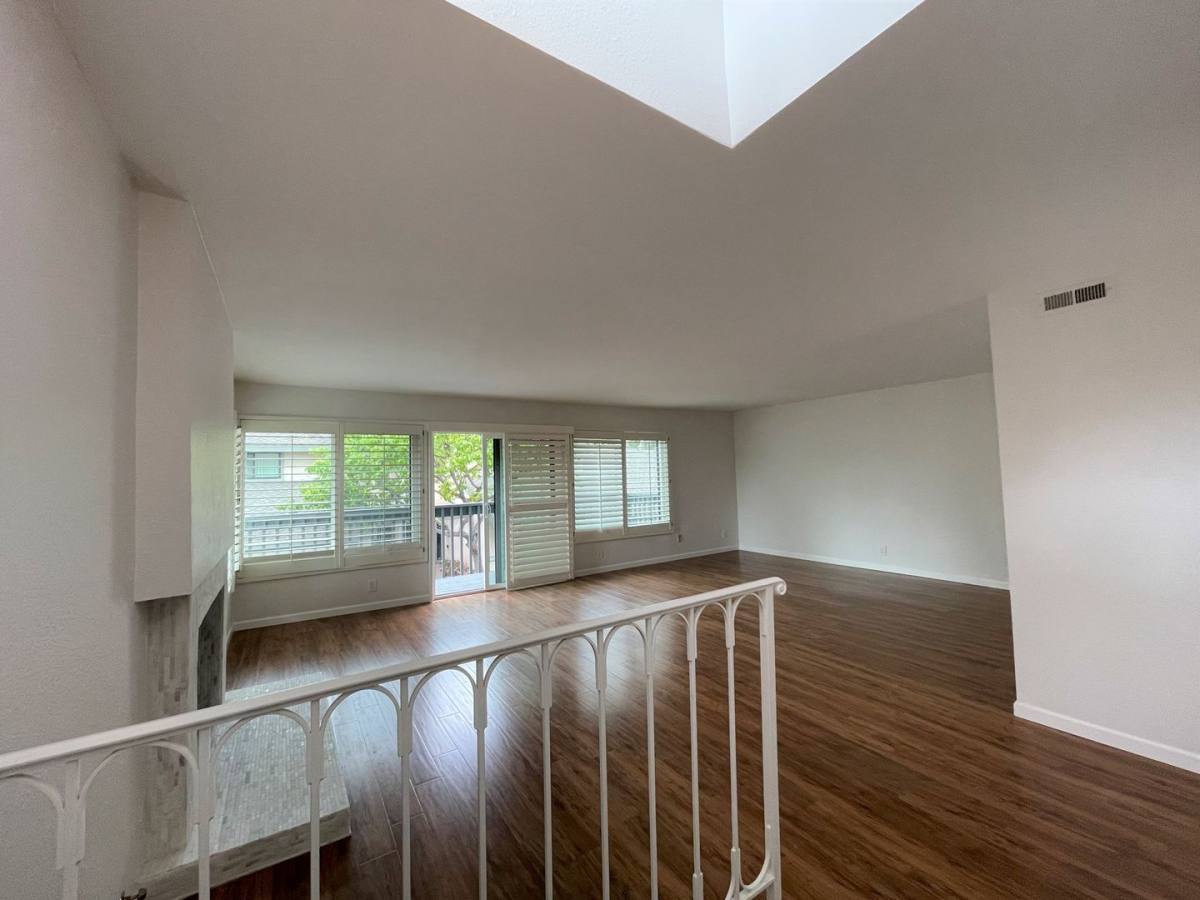 Townhouse for rent at 8009 Caminito Gianna, La Jolla, CA 92037
