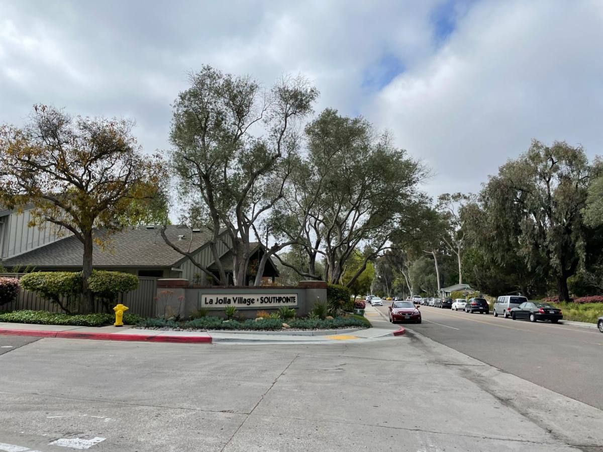Townhouse for rent at 8009 Caminito Gianna, La Jolla, CA 92037