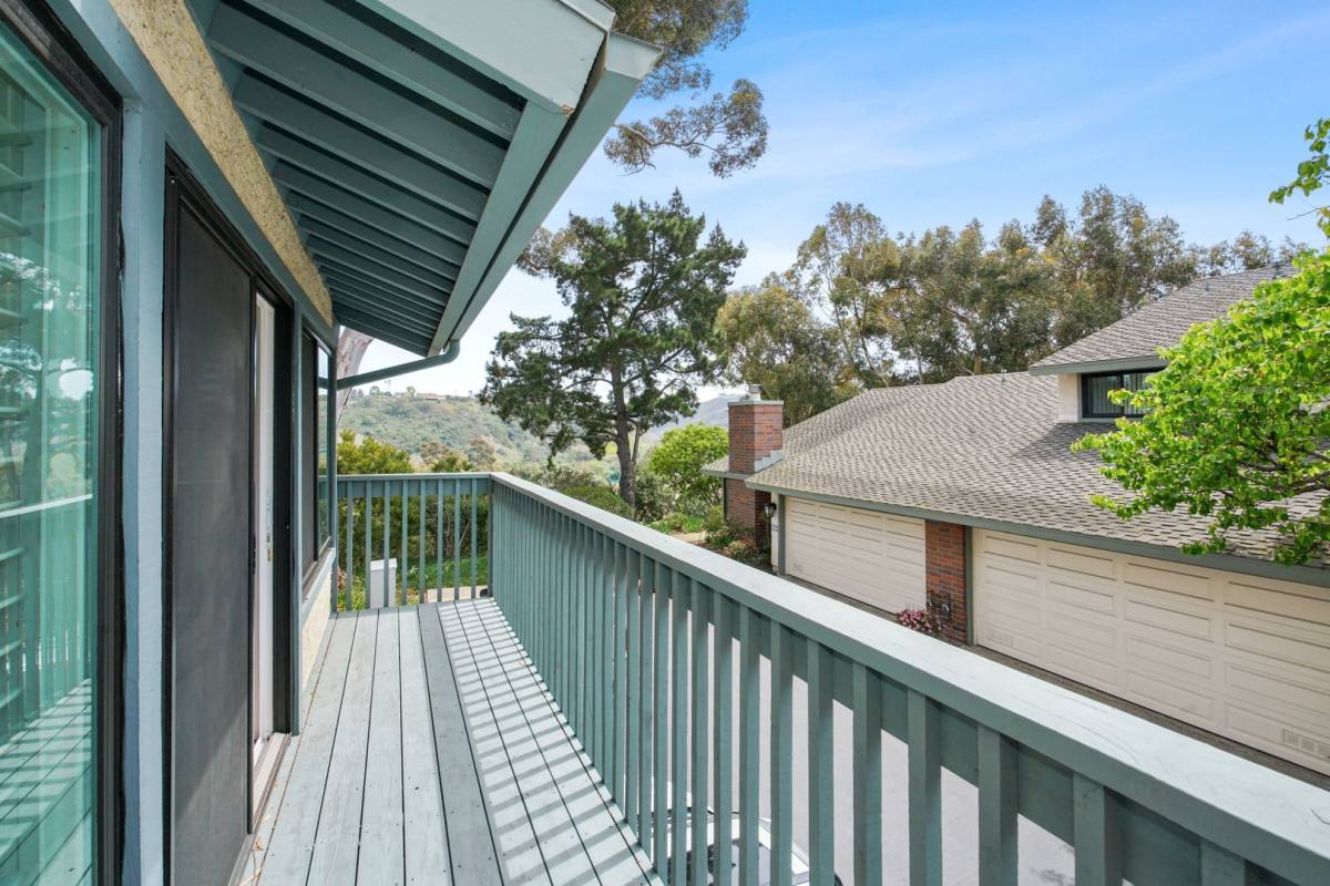 Townhouse for rent at 8009 Caminito Gianna, La Jolla, CA 92037