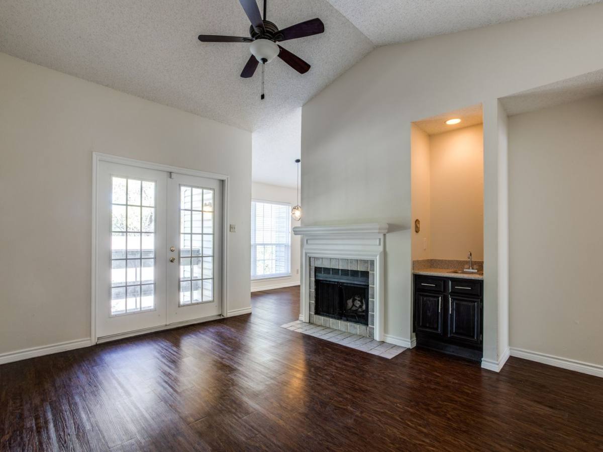 Condo for rent at 8550 Fair Oaks Crossing, Dallas, TX 75243