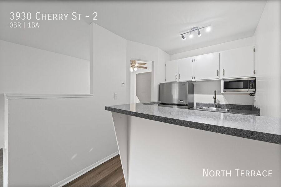 Apartment for rent at 3930 Cherry St, Kansas City, MO 64116