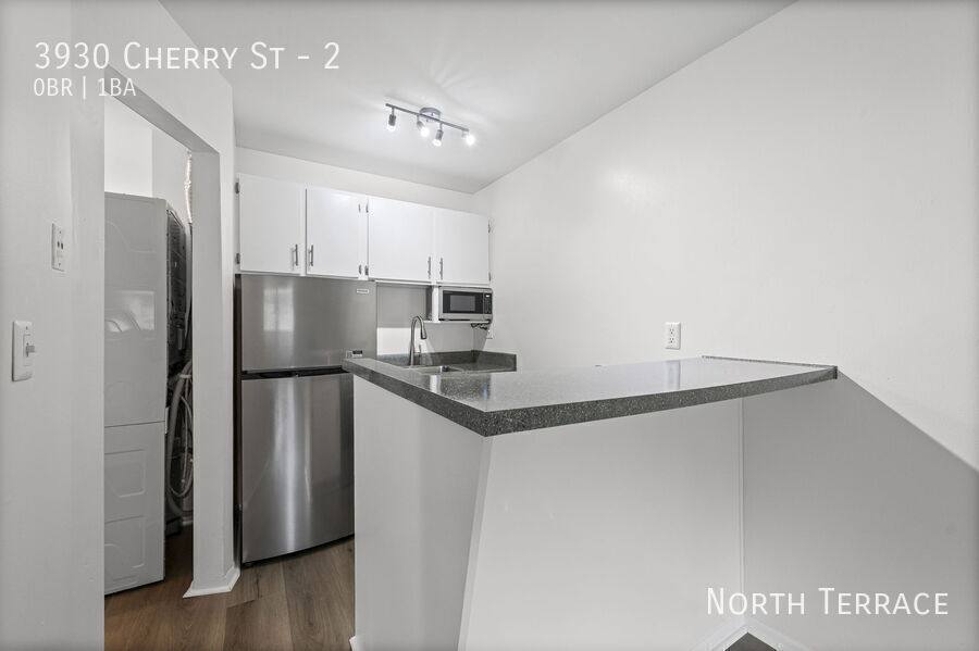Apartment for rent at 3930 Cherry St, Kansas City, MO 64116