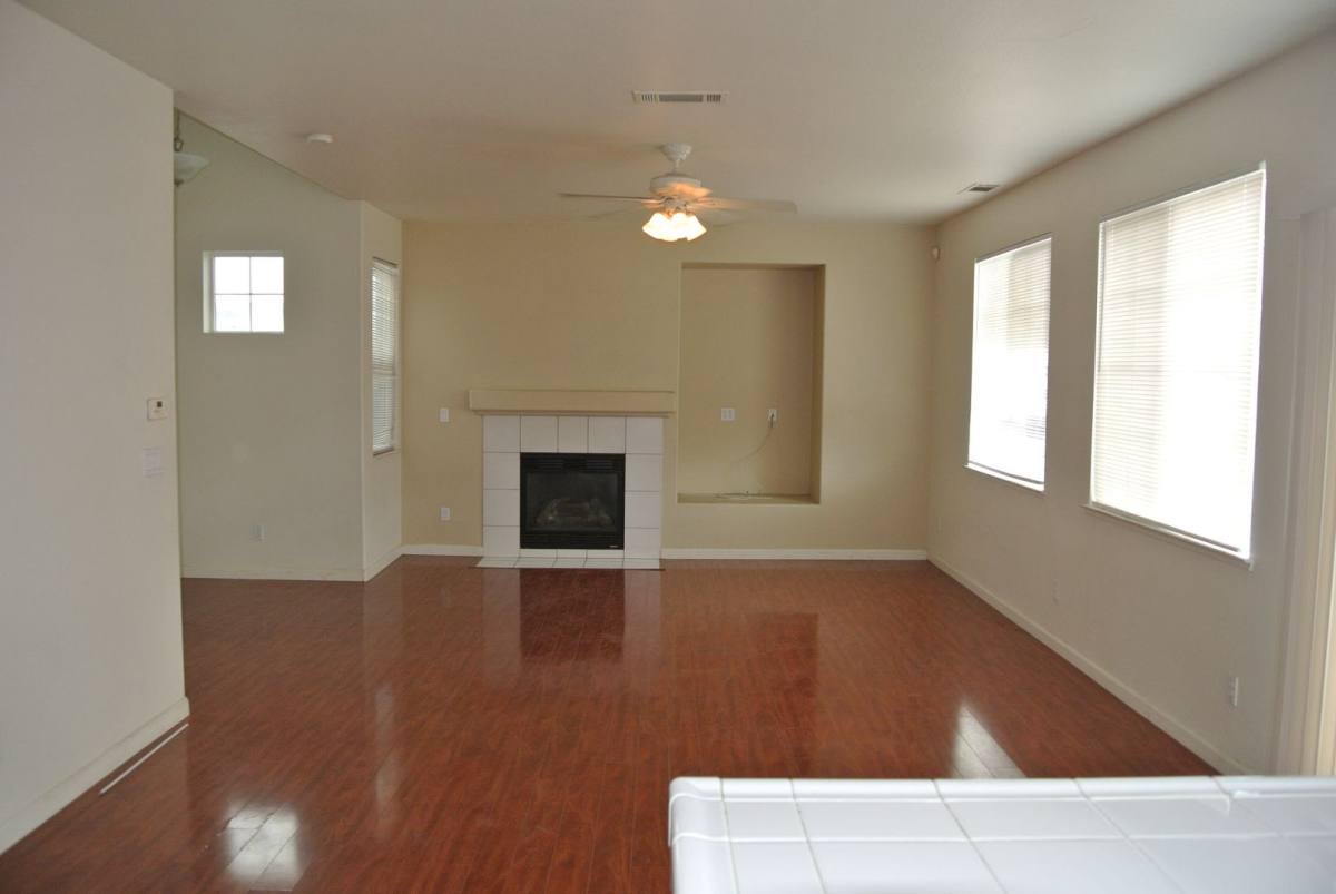 House for rent at 61 Cassia St, Pittsburg, CA 94565