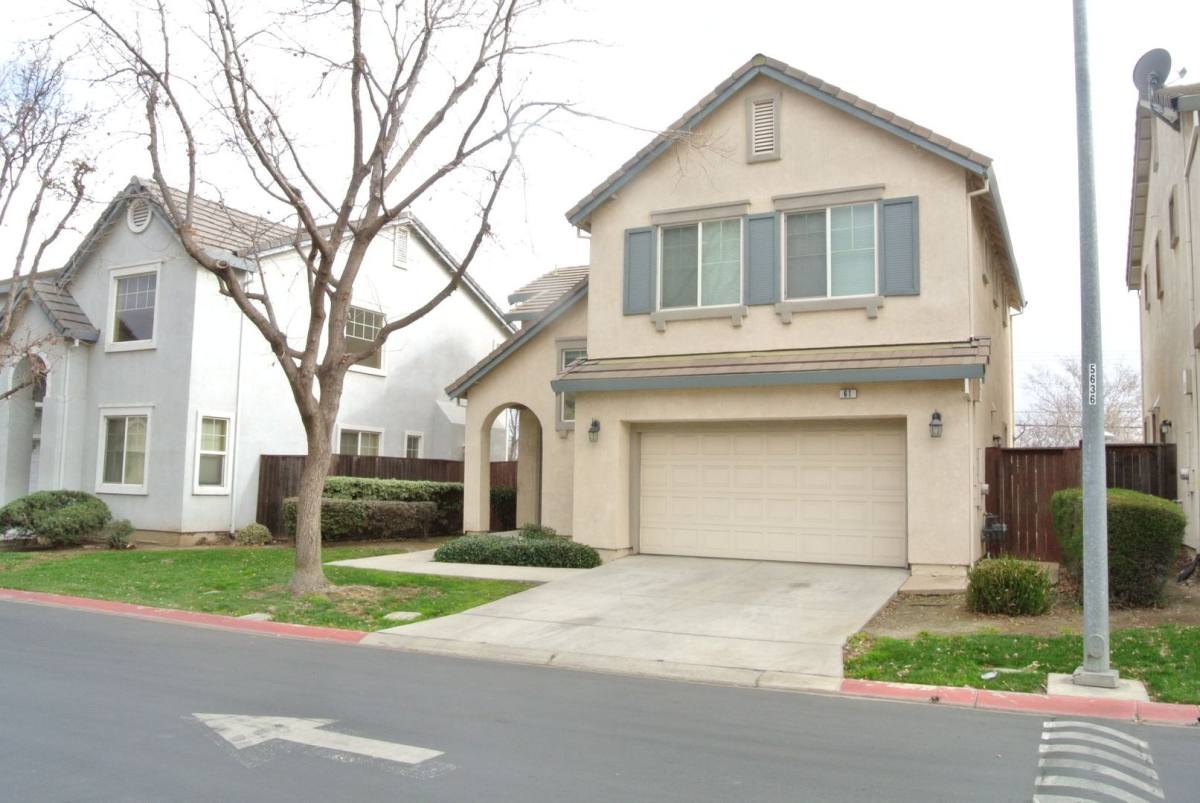 House for rent at 61 Cassia St, Pittsburg, CA 94565