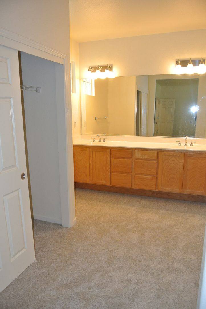 House for rent at 61 Cassia St, Pittsburg, CA 94565